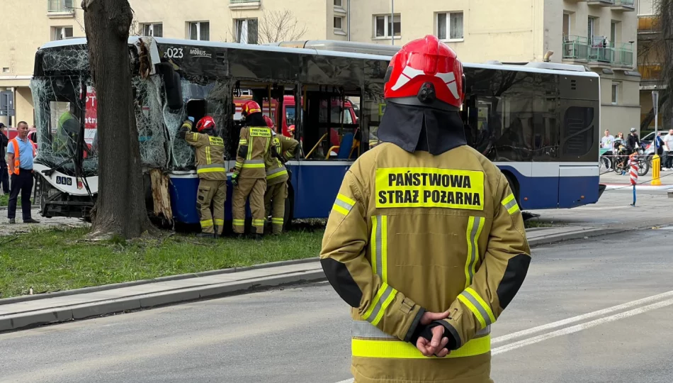 19 osób poszkodowanych w wypadku miejskiego autobusu - zdjęcie 1