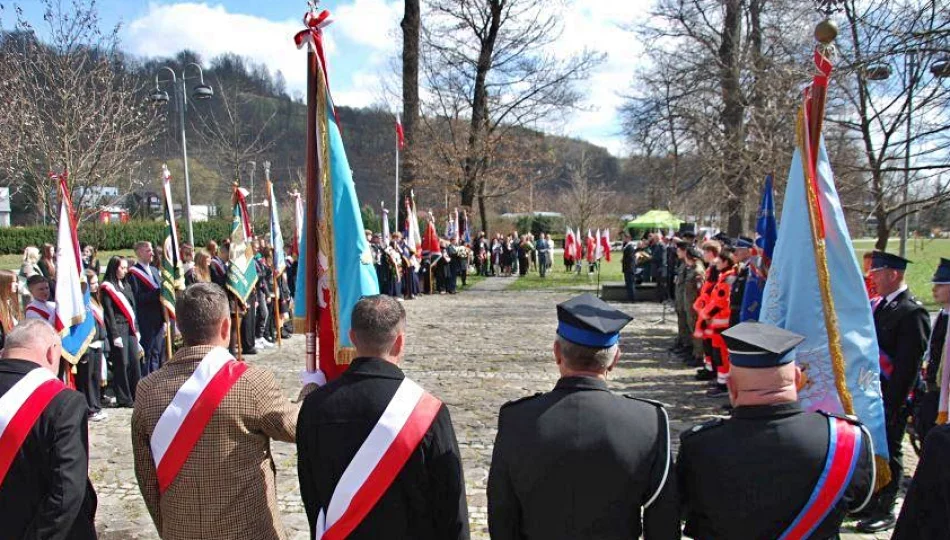 Uczczono ofiary Katynia i katastrofy smoleńskiej (ZDJĘCIA) - zdjęcie 1