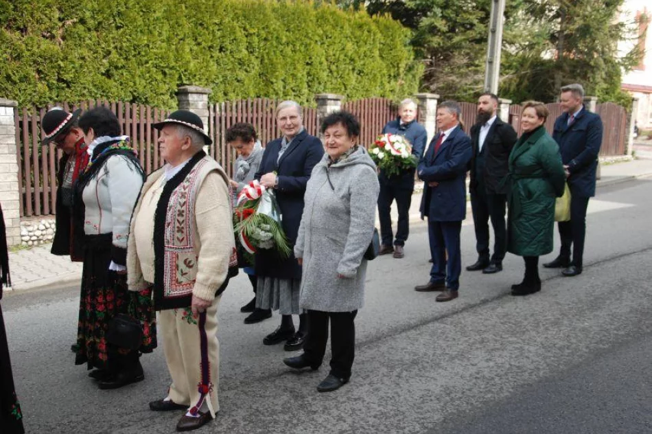 Uczczono ofiary Katynia i katastrofy smoleńskiej (ZDJĘCIA) - zdjęcie 11