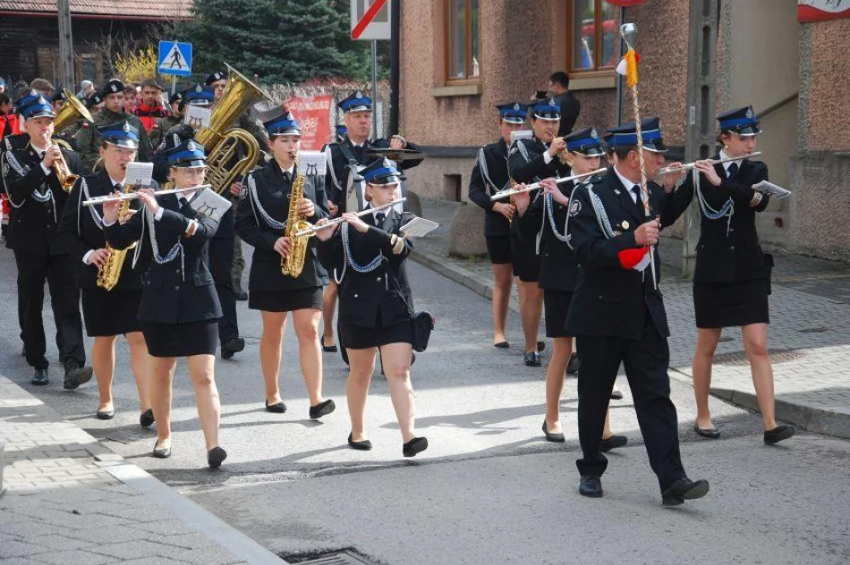 Uczczono ofiary Katynia i katastrofy smoleńskiej (ZDJĘCIA) - zdjęcie 19