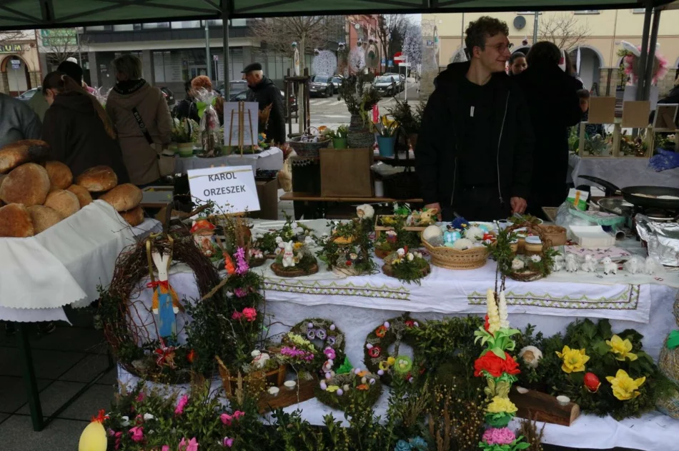 V Kiermasz Wielkanocny na limanowskim rynku (ZDJĘCIA) - zdjęcie 7