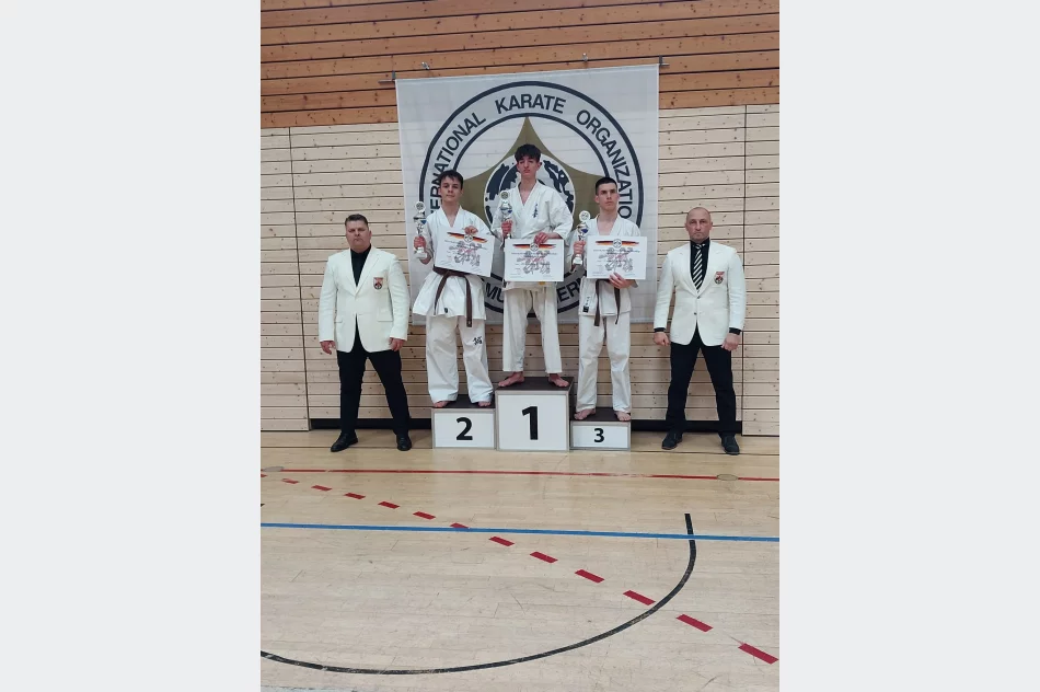 4 medale dla zawodników Limanowskiego Klubu Kyokushin Karate na International German Championship IKO Nakamura - zdjęcie 11