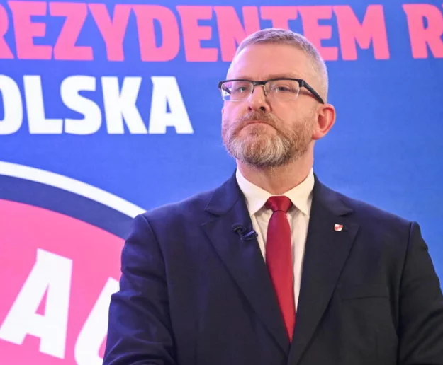 PE zagłosował za odebraniem immunitetu Grzegorzowi Braunowi - zdjęcie główne