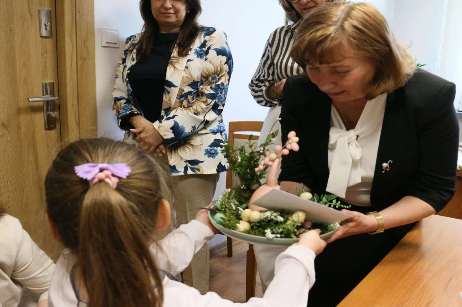 Przedszkolaki z wielkanocnymi życzeniami u Burmistrz Miasta - zdjęcie 18