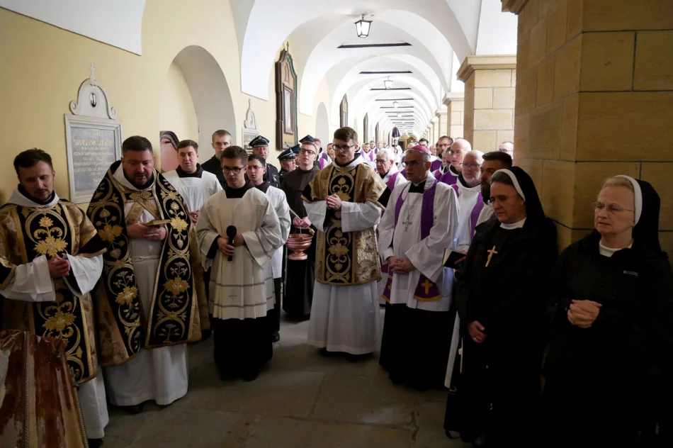 “Nic nie wskazywało, że ostatnia słabość okaże się śmiertelna” - zdjęcie 17
