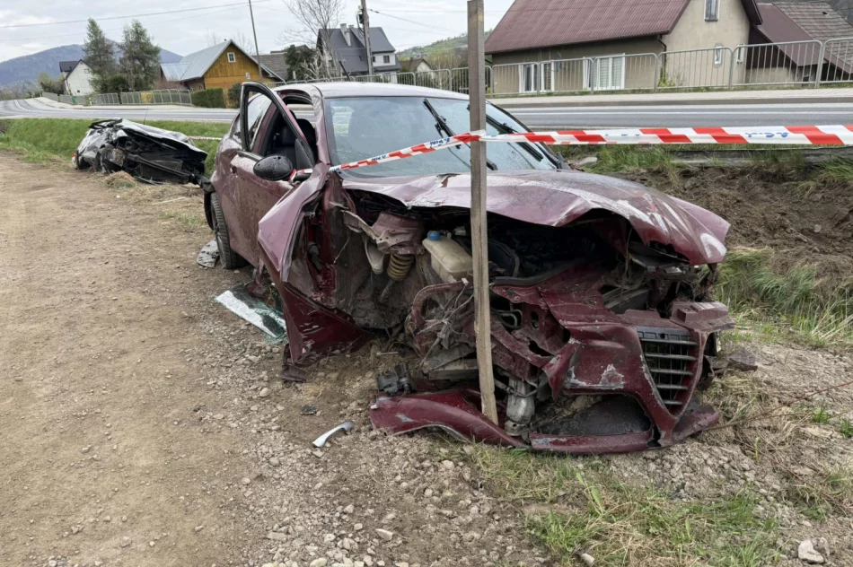 Groźny wypadek: auta rozbite, uczestnicy wyszli cało (ZDJĘCIA) - zdjęcie 11