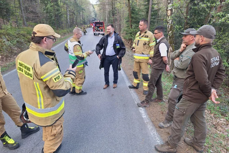 W akcji użyto samolotu gaśniczego. Siły w naszym powiecie postawiono w stan gotowości - zdjęcie 13