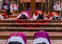 Wielki Piątek: Liturgia Męki Pańskiej i adoracja Krzyża - zdjęcie główne