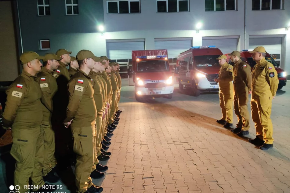 Pożar w Biebrzańskim PN rozszerza się. Dziś więcej śmigłowców, w tym Black Hawk policji - zdjęcie 15