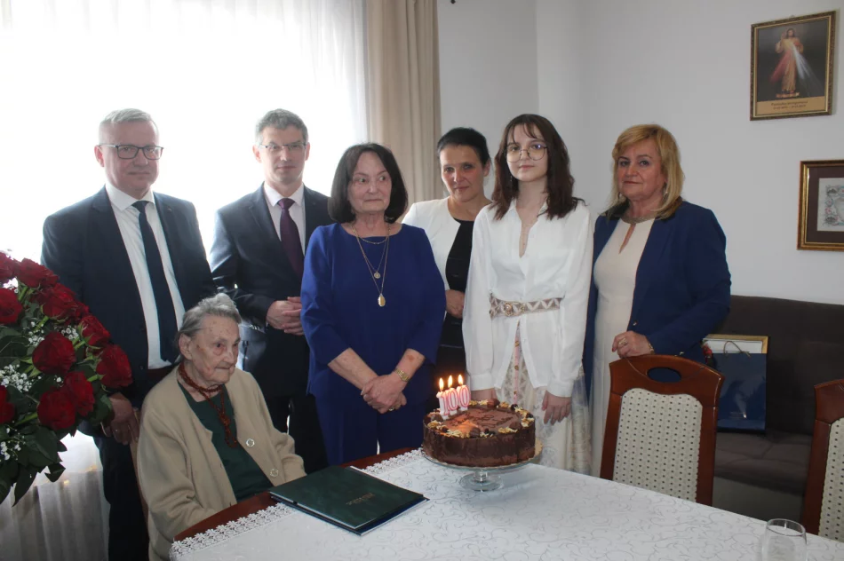 Pani Bronisława Wątroba świętowała 100. urodziny - zdjęcie 5