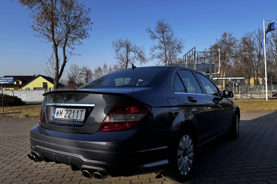 Mercedes-Benz C220 CDI W204 – zadbany egzemplarz z pełną historią serwisową! - zdjęcie 4