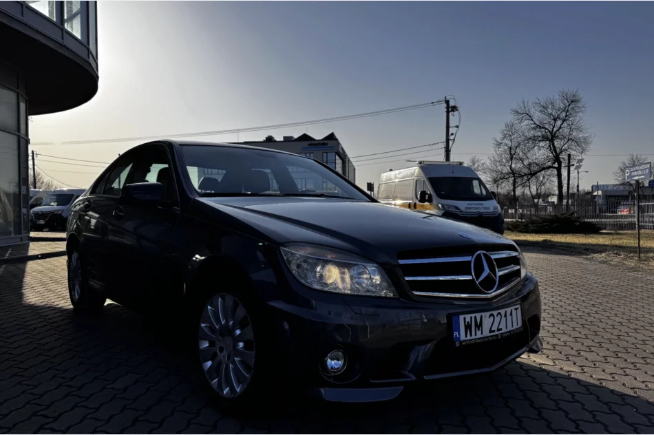 Mercedes-Benz C220 CDI W204 – zadbany egzemplarz z pełną historią serwisową! - zdjęcie 5