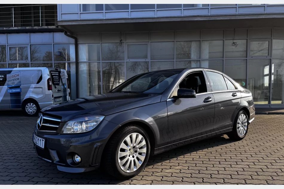 Mercedes-Benz C220 CDI W204 – zadbany egzemplarz z pełną historią serwisową! - zdjęcie 6