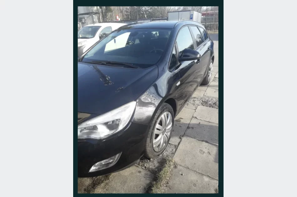 Opel Astra 1.4 Turbo 2011 – Kombi, Benzyna, 198 000 km - zdjęcie 1