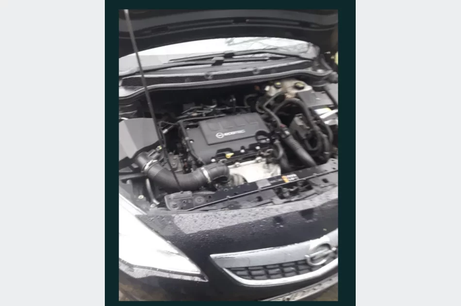 Opel Astra 1.4 Turbo 2011 – Kombi, Benzyna, 198 000 km - zdjęcie 3