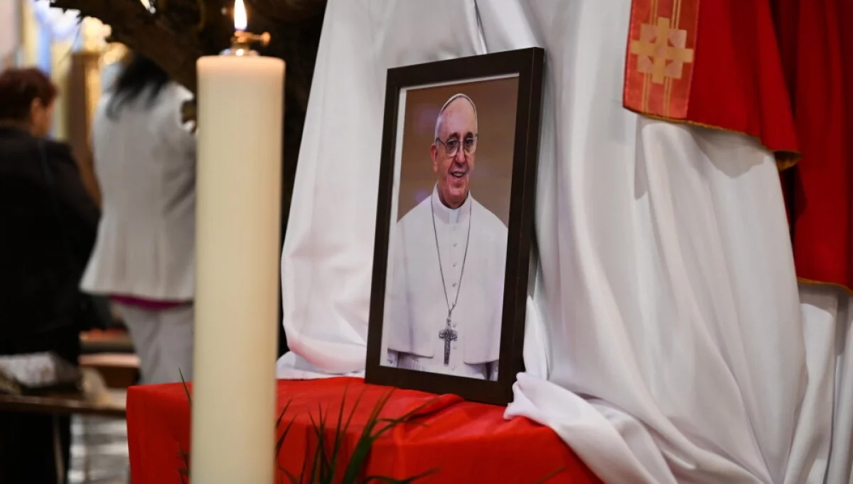 Trwa żałoba narodowa zarządzona przez prezydenta w związku z pogrzebem papieża Franciszka