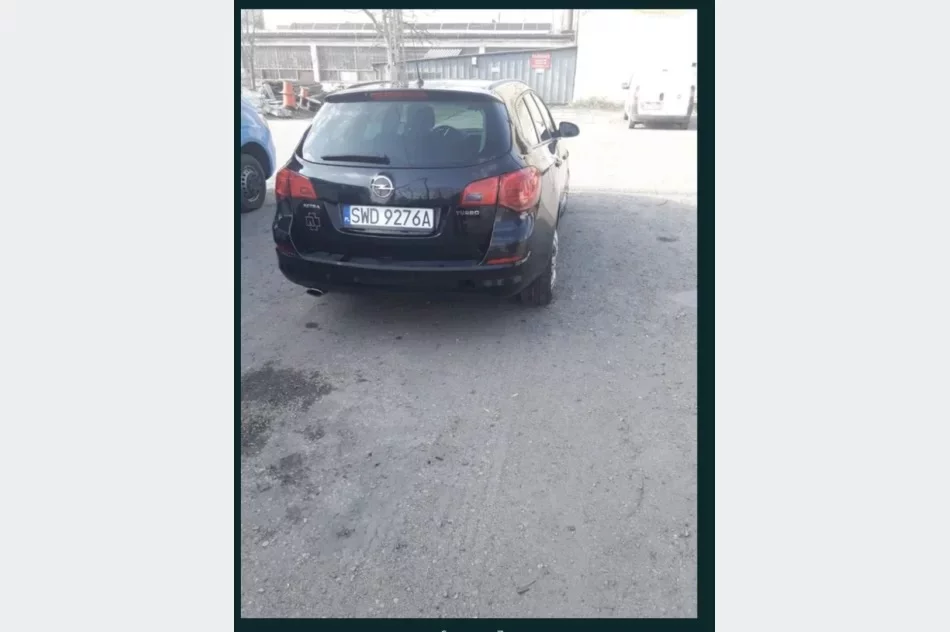 Opel Astra 1.4 Turbo 2011 – Kombi, Benzyna, 198 000 km - zdjęcie 3