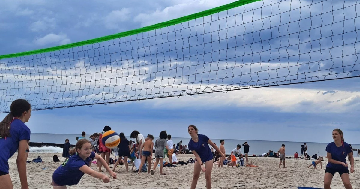 Zbierają na budowę boisk do siatkówki plażowej