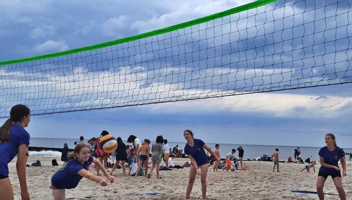 Zbierają na budowę boisk do siatkówki plażowej