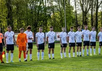 Autsajder postawił się liderowi na jego terenie. Osiem goli w meczu Turbacz - AKS - zdjęcie główne