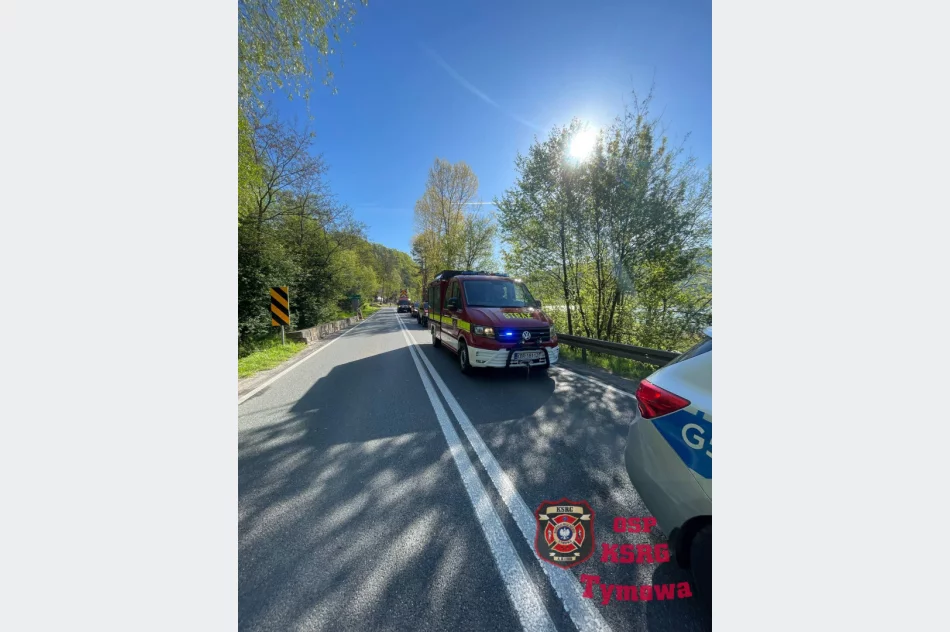 Zderzenie samochodu osobowego z busem - jedna osoba nie żyje - zdjęcie 2