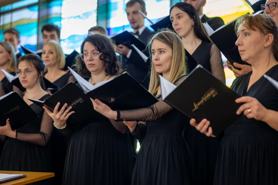 Chór LimaNovum wystąpił w Sanktuarium Bożego Miłosierdzia w Łagiewnikach - zdjęcie 17