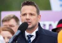 Spadek poparcia dla Trzaskowskiego, wzrost dla Nawrockiego - zdjęcie główne