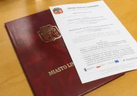Podpisana umowa na nowy pojazd dla Straży Miejskiej - zdjęcie główne