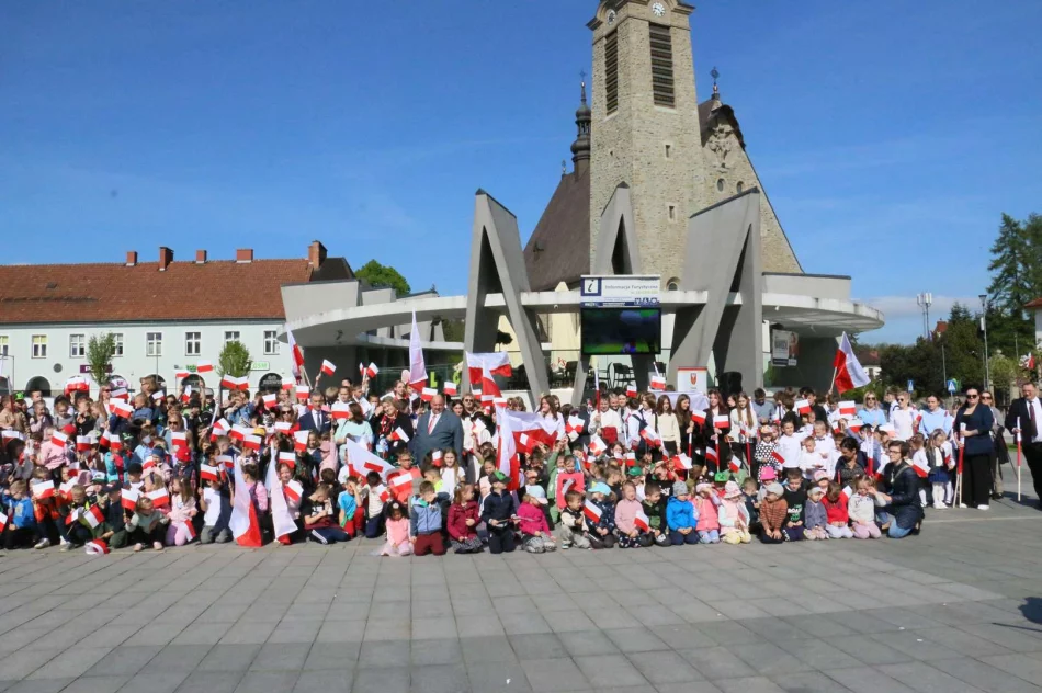 Patriotyczne świętowanie na limanowskim rynku! - zdjęcie 2