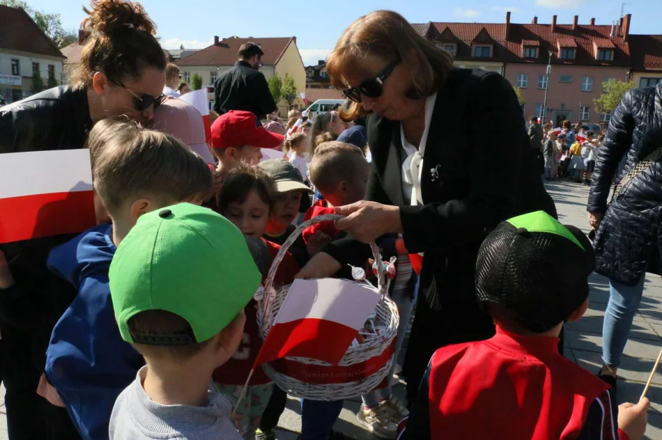 Patriotyczne świętowanie na limanowskim rynku! - zdjęcie 12