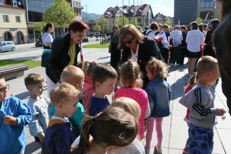 Patriotyczne świętowanie na limanowskim rynku! - zdjęcie 14