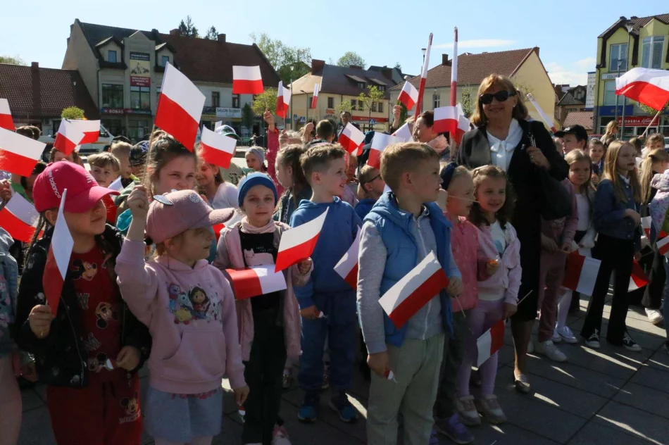Patriotyczne świętowanie na limanowskim rynku! - zdjęcie 17