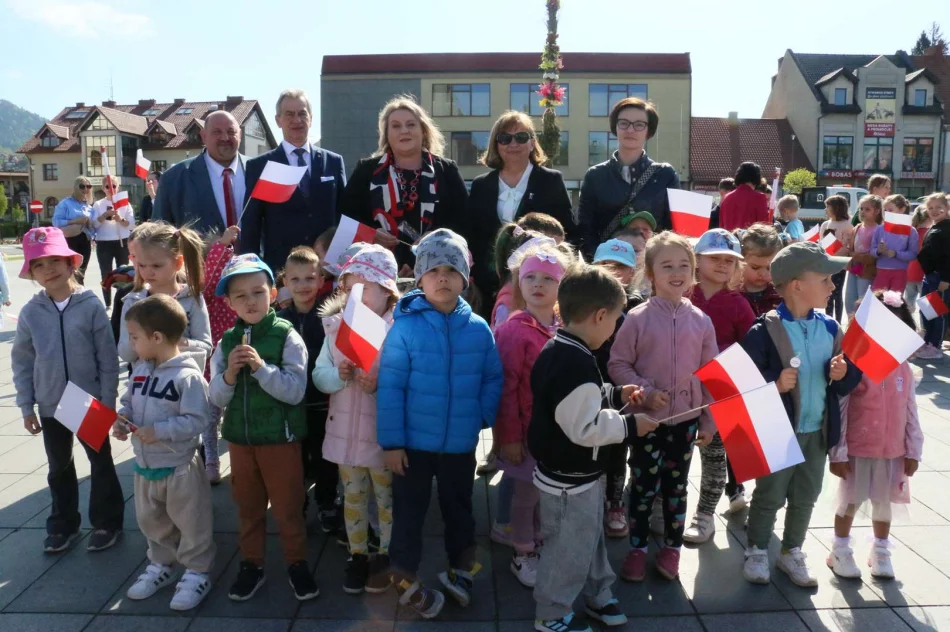 Patriotyczne świętowanie na limanowskim rynku! - zdjęcie 18