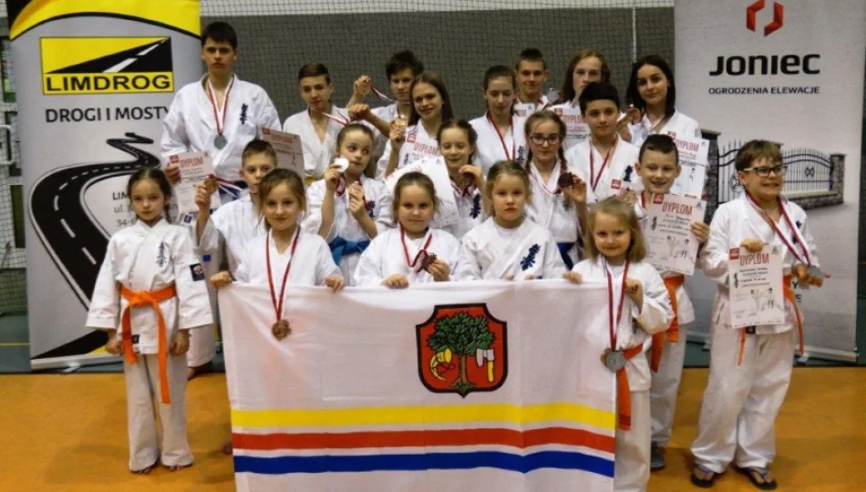 Pierwszy start i pierwsze medale limanowskich karateków ARS Klub Kyokushinkai w 2018 roku - zdjęcie 1