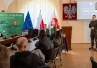 Spotkanie bezrobotnych z przedstawicielami służb mundurowych - zdjęcie główne