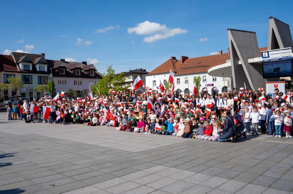 Patriotyczne obchody na limanowskim rynku (ZDJĘCIA) - zdjęcie 3