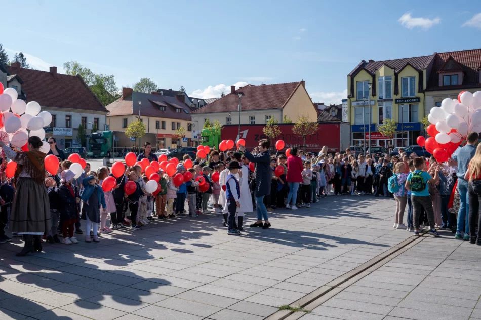 Patriotyczne obchody na limanowskim rynku (ZDJĘCIA) - zdjęcie 16