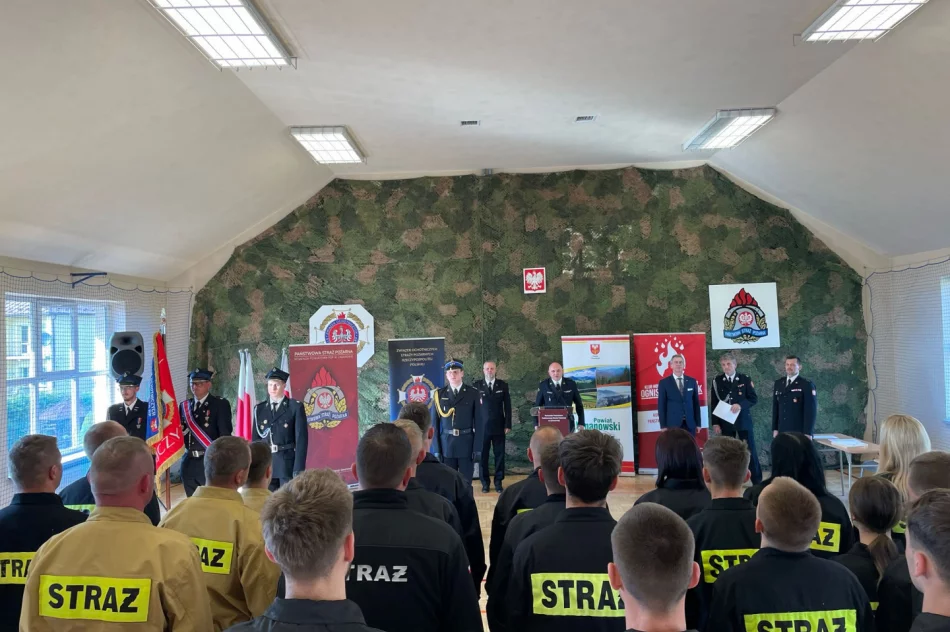 Nowi druhowie złożyli ślubowanie po zakończeniu szkolenia - zdjęcie 17