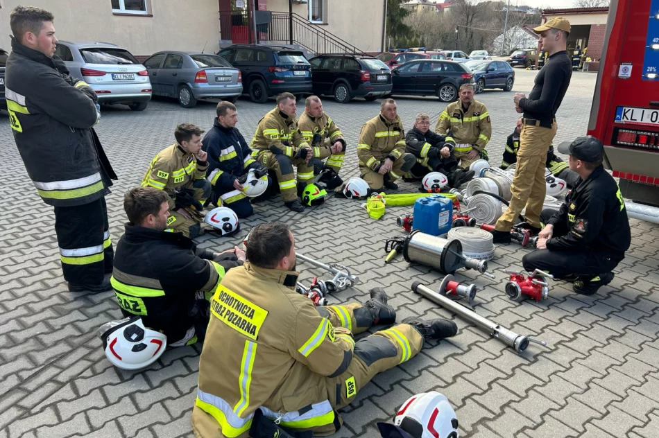 Nowi druhowie złożyli ślubowanie po zakończeniu szkolenia - zdjęcie 20