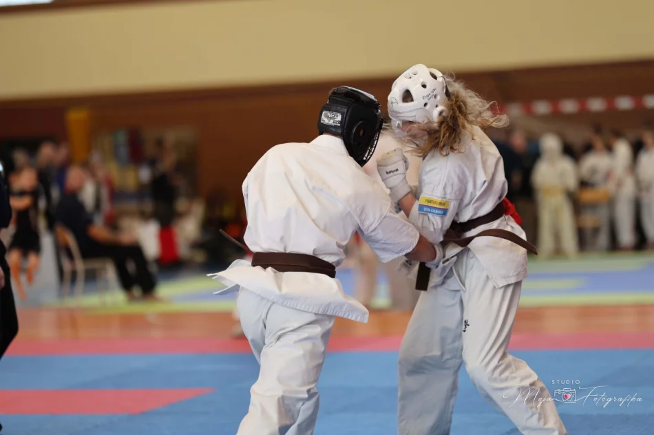 6 medali i 6 miejsce drużynowo dla Limanowskiego Klubu Kyokushin Karate na Mistrzostwach Polski PZKK - zdjęcie 17