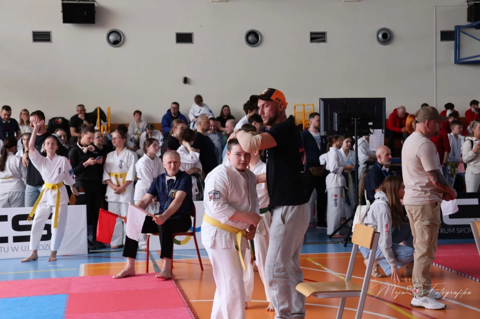 6 medali i 6 miejsce drużynowo dla Limanowskiego Klubu Kyokushin Karate na Mistrzostwach Polski PZKK - zdjęcie 19