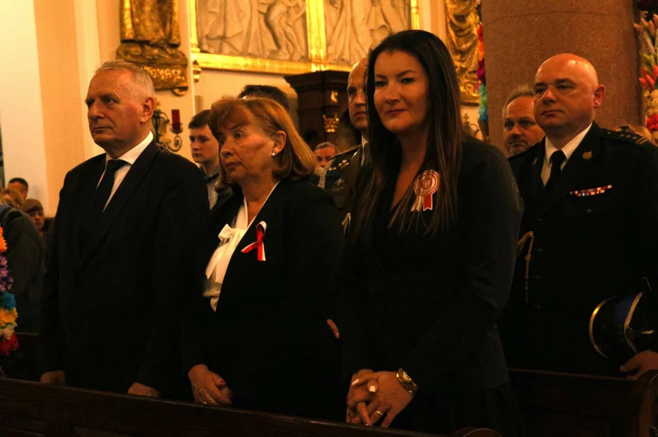 Na limanowskim rynku odbyły się miejskie obchody 234.rocznicy uchwalenia Konstytucji 3 Maja - zdjęcie 8
