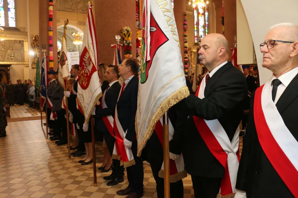 Na limanowskim rynku odbyły się miejskie obchody 234.rocznicy uchwalenia Konstytucji 3 Maja - zdjęcie 10