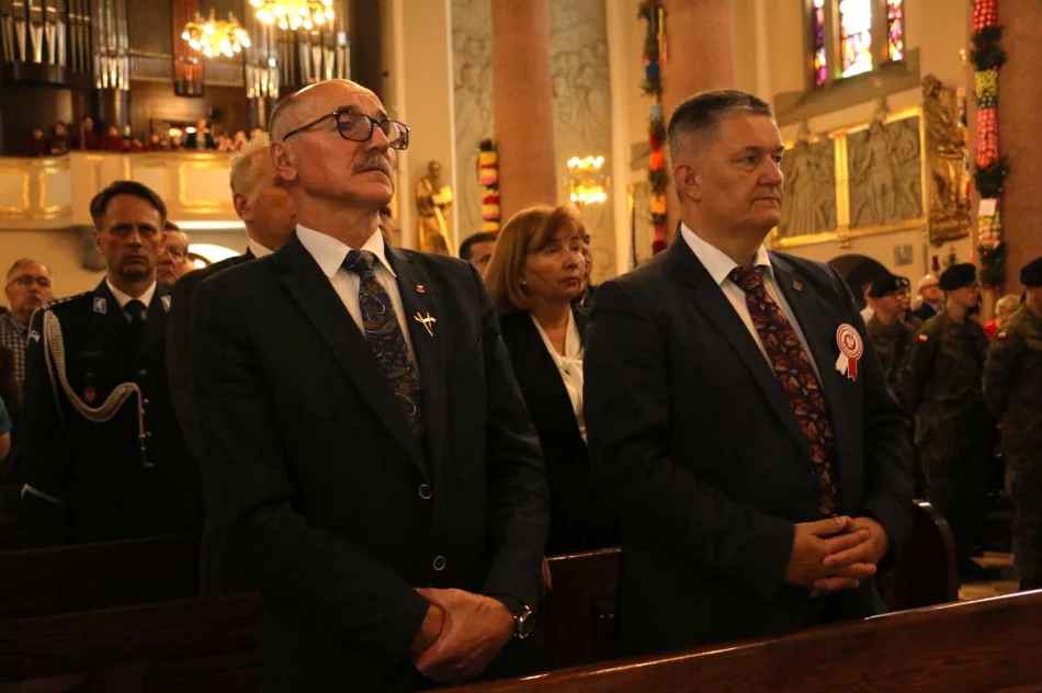 Na limanowskim rynku odbyły się miejskie obchody 234.rocznicy uchwalenia Konstytucji 3 Maja - zdjęcie 11