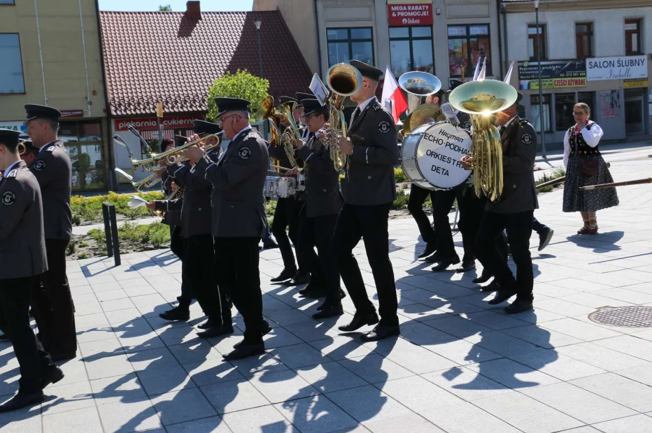 Na limanowskim rynku odbyły się miejskie obchody 234.rocznicy uchwalenia Konstytucji 3 Maja - zdjęcie 19