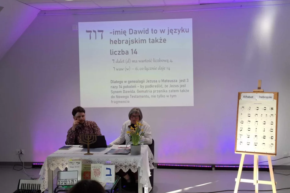Spotkanie w bibliotece wokół alfabetu hebrajskiego - zdjęcie 6