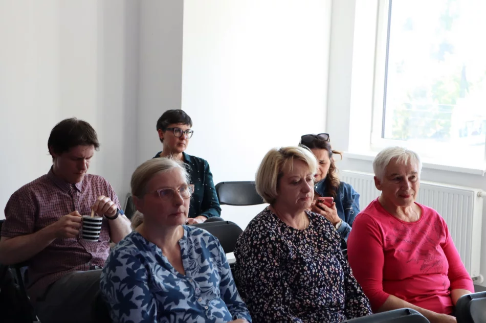 Spotkanie w bibliotece wokół alfabetu hebrajskiego - zdjęcie 11