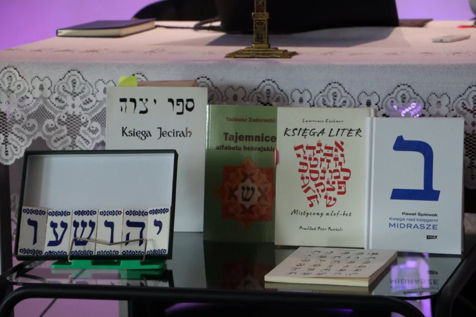 Spotkanie w bibliotece wokół alfabetu hebrajskiego - zdjęcie 14