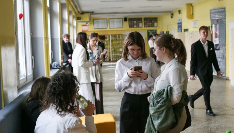 Dziś na maturze obowiązkowy egzamin z j. obcego; angielski wybrało 97,8 proc. maturzystów - zdjęcie 1