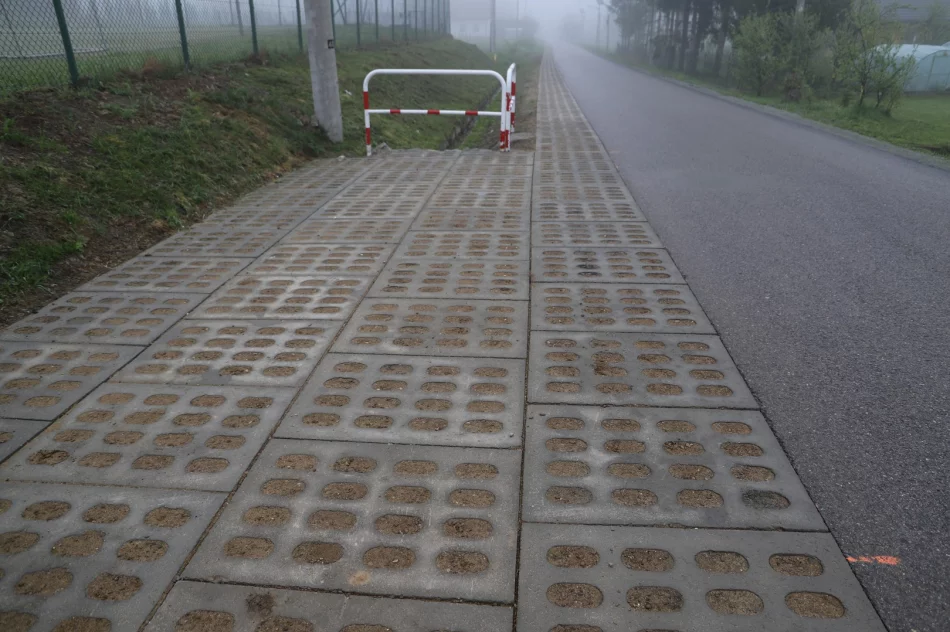 Odbiór przebudowanych dróg gminnych w Męcinie i Nowym Rybiu - zdjęcie 3